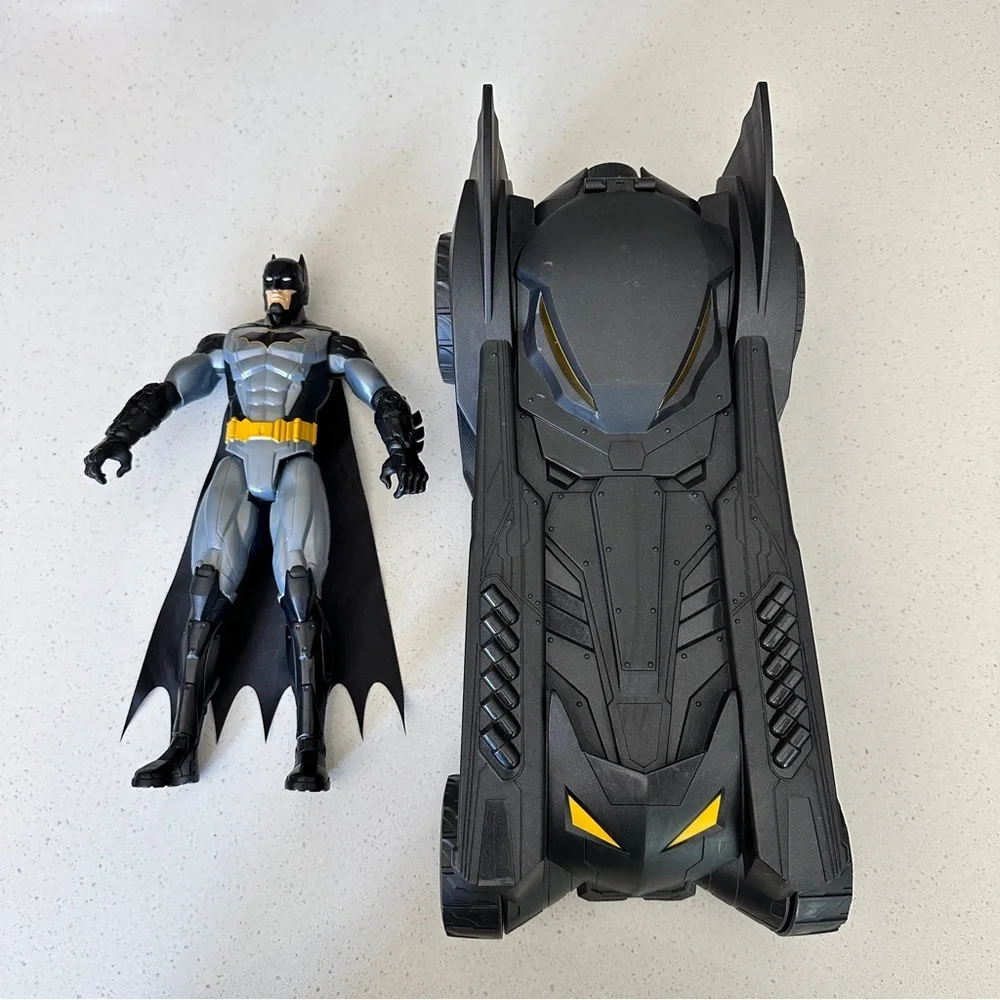 Batman DC Comics Black Gray Caped Crusader Batmobile Batman Figure Car Toys